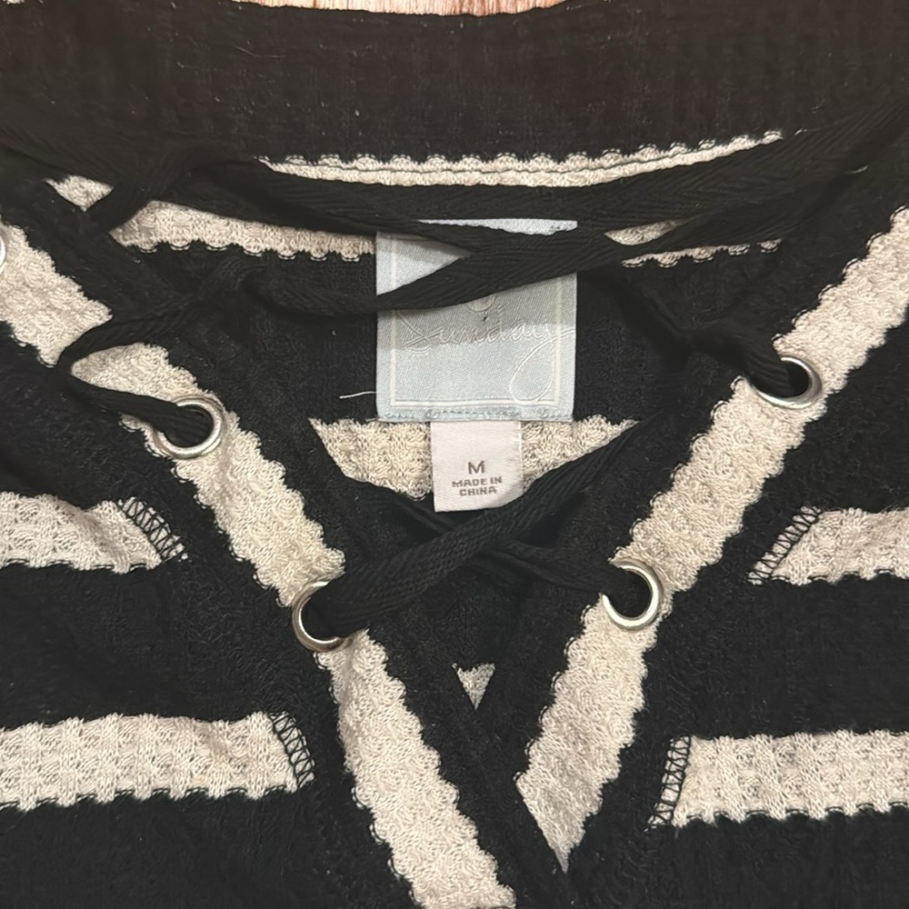 Sunday Women's Knit Top - Picture 3 of 5